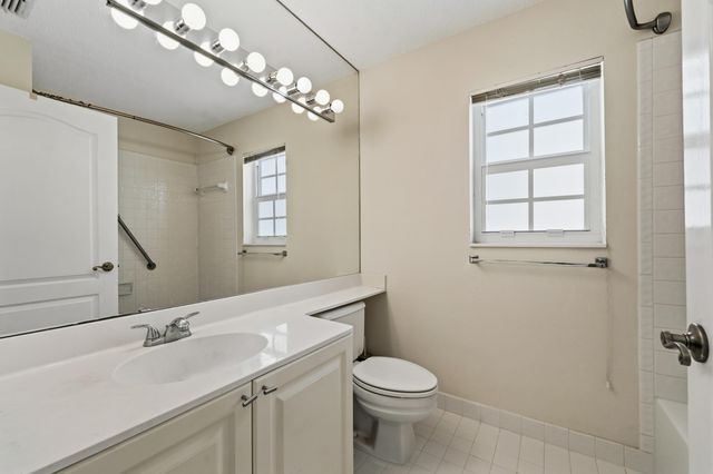 15 Via Carrara, Palm Beach Gardens, FL 33418