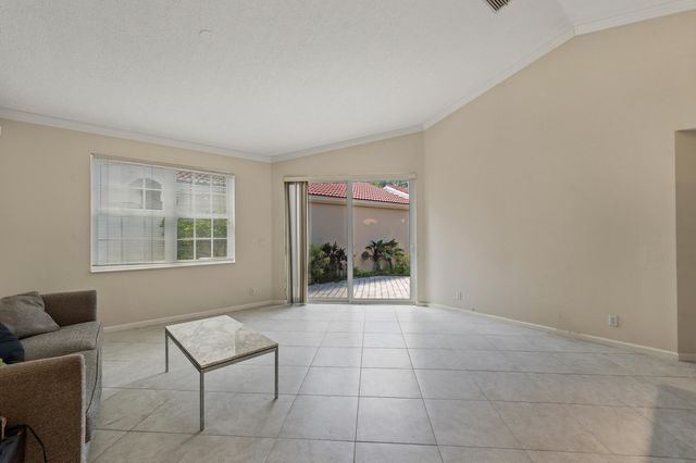 15 Via Carrara, Palm Beach Gardens, FL 33418