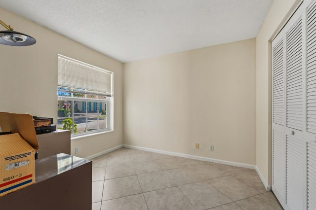 15 Via Carrara, Palm Beach Gardens, FL 33418