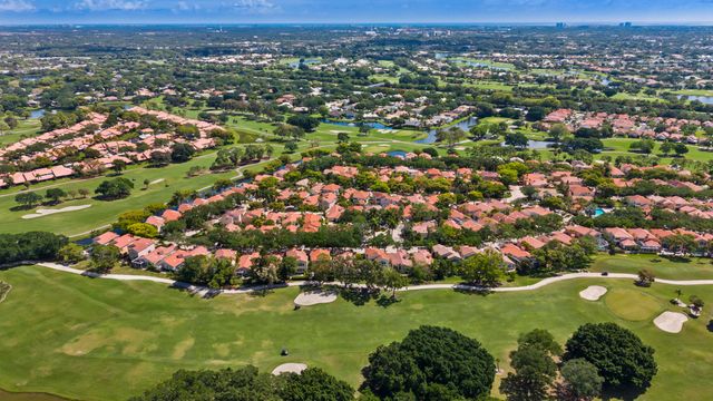 15 Via Carrara, Palm Beach Gardens, FL 33418