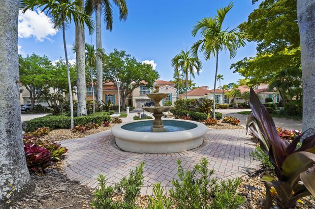 15 Via Carrara, Palm Beach Gardens, FL 33418