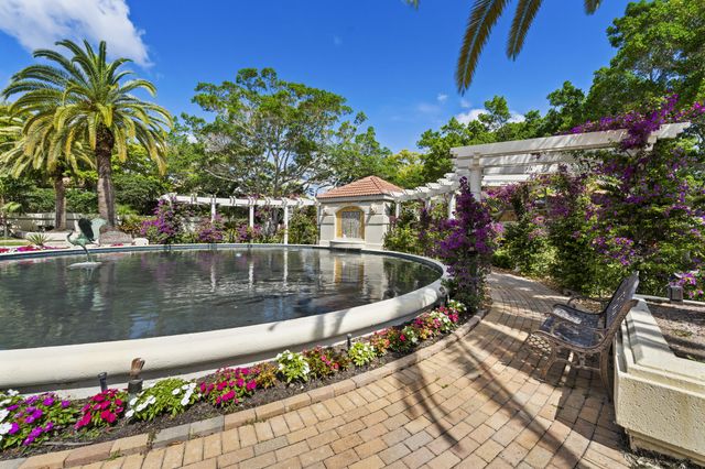 15 Via Carrara, Palm Beach Gardens, FL 33418