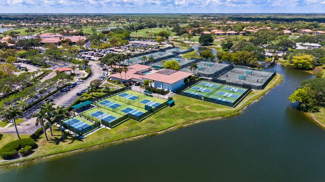 15 Via Carrara, Palm Beach Gardens, FL 33418