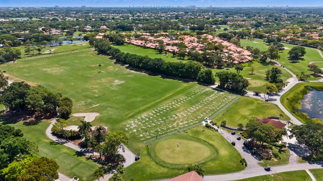 15 Via Carrara, Palm Beach Gardens, FL 33418