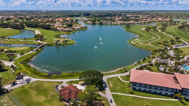 15 Via Carrara, Palm Beach Gardens, FL 33418