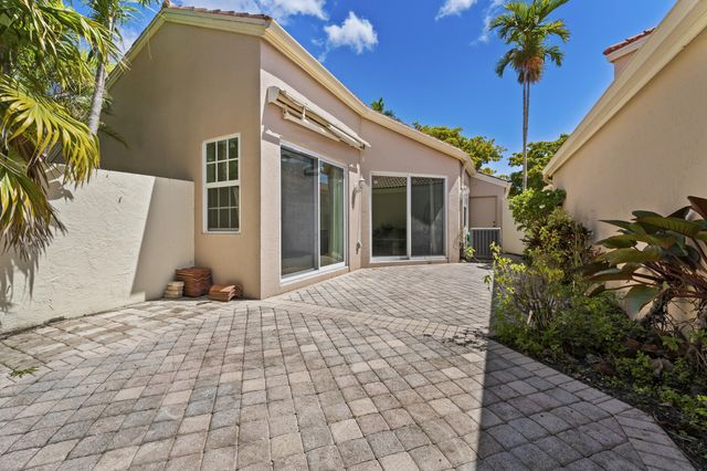 15 Via Carrara, Palm Beach Gardens, FL 33418