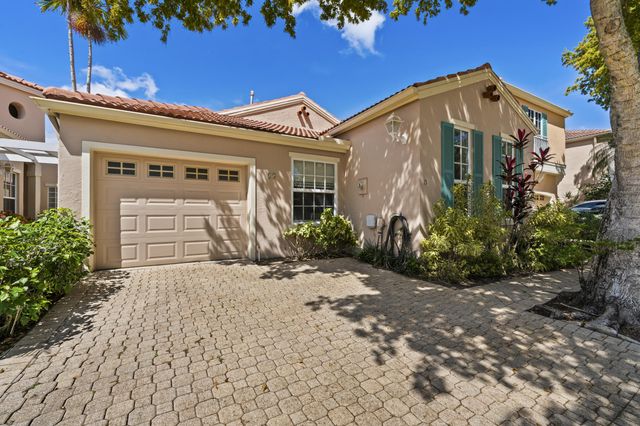 15 Via Carrara, Palm Beach Gardens, FL 33418
