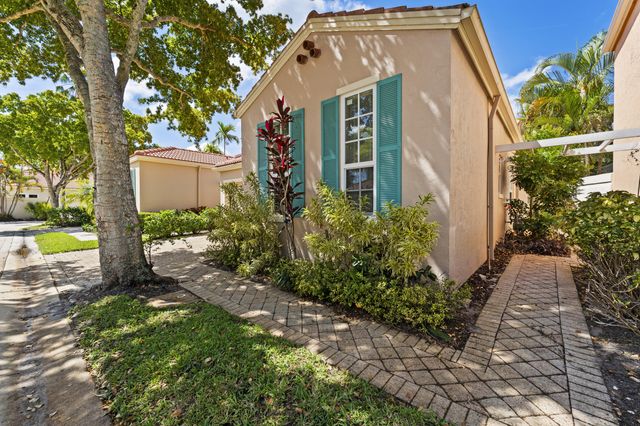 15 Via Carrara, Palm Beach Gardens, FL 33418