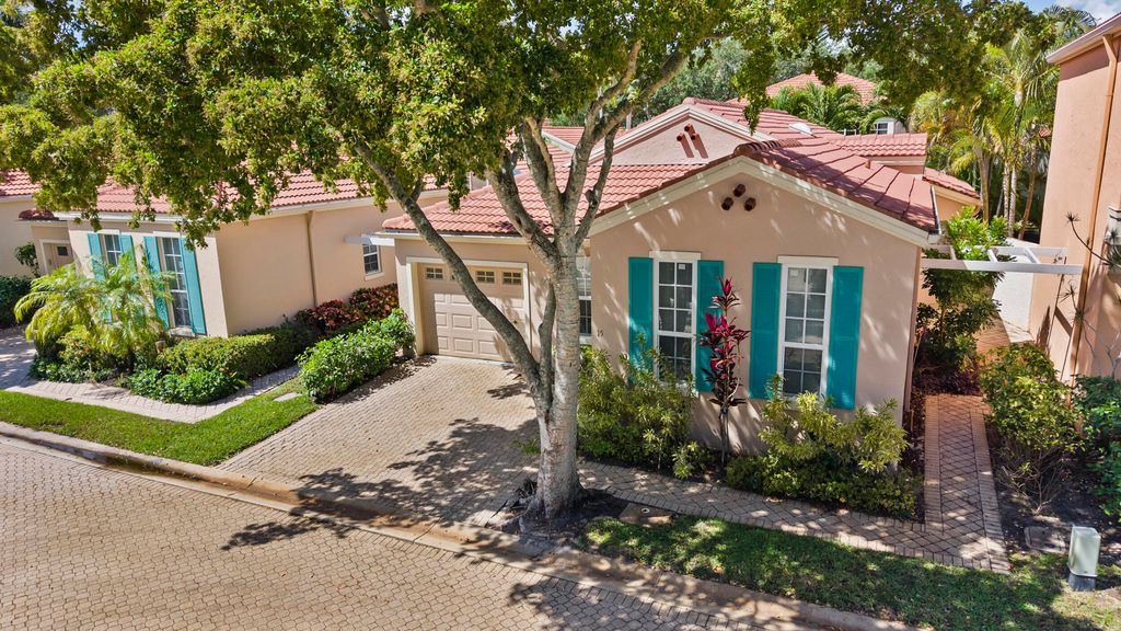 15 Via Carrara, Palm Beach Gardens, FL 33418