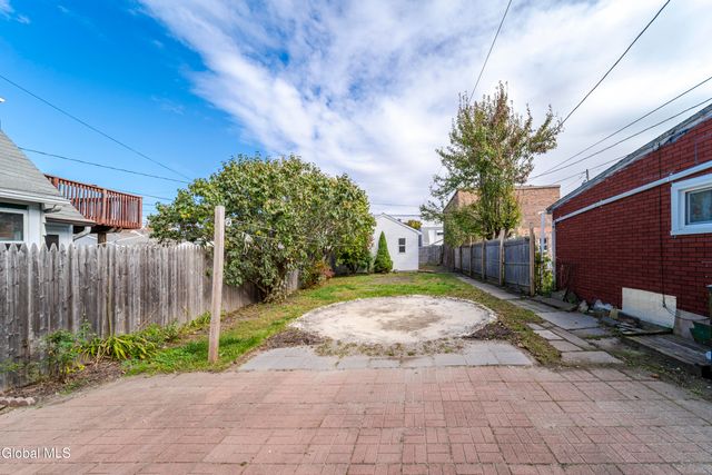 2316 4th Avenue, Watervliet, NY 12189
