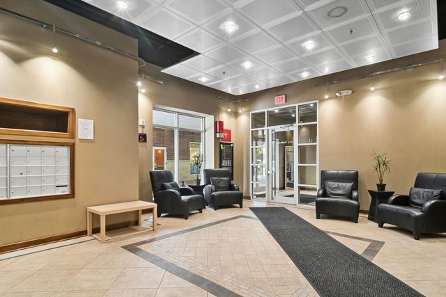 40 E Northwest Highway 208, Mount Prospect, IL 60056