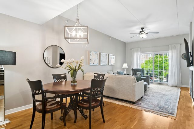 40 E Northwest Highway 208, Mount Prospect, IL 60056