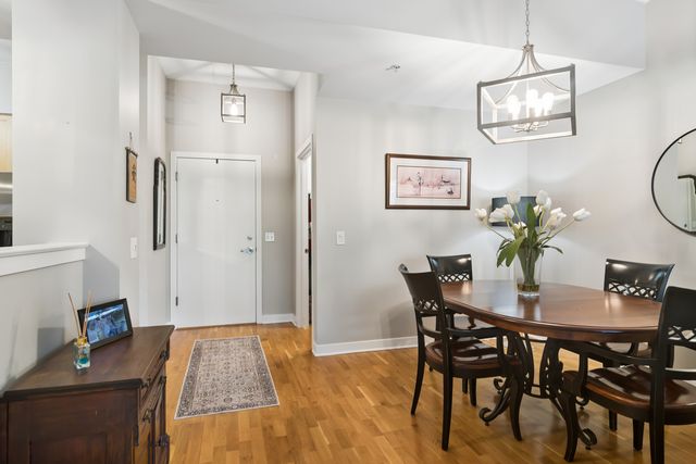 40 E Northwest Highway 208, Mount Prospect, IL 60056