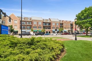 40 E Northwest Highway 208, Mount Prospect, IL 60056
