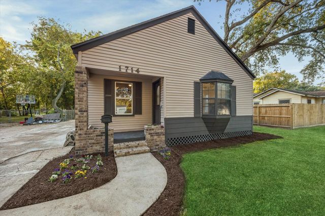 1714 Hawthorne Street, La Marque, TX 77568