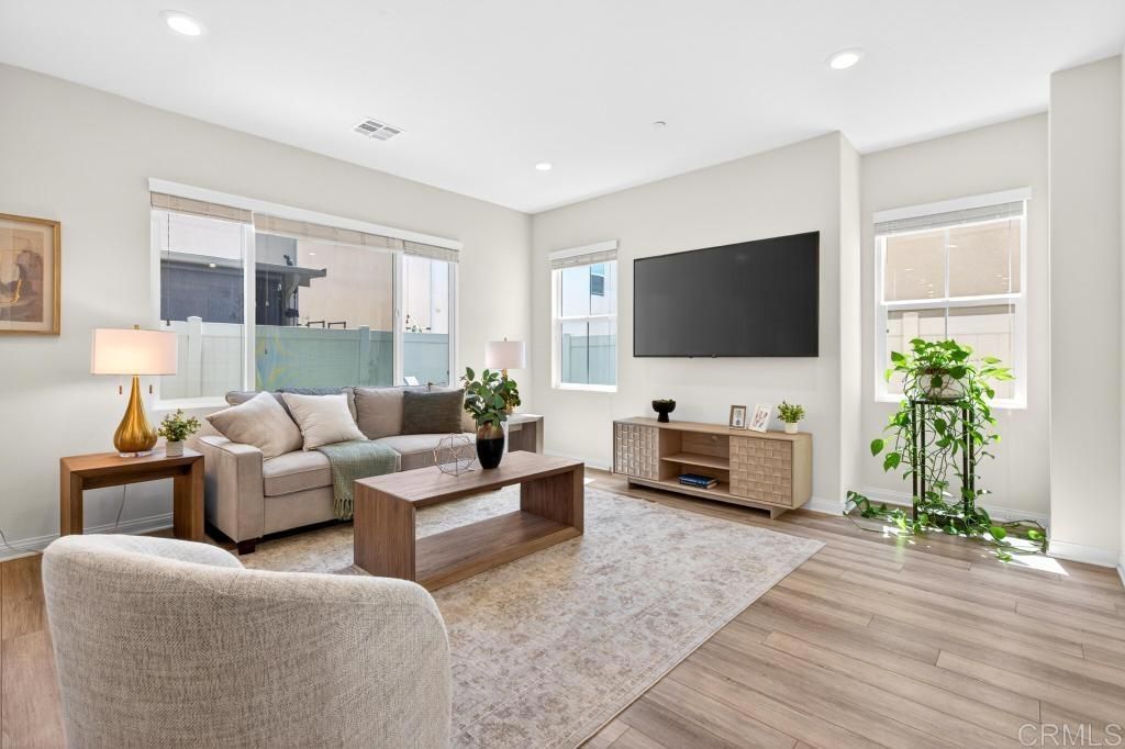 Image 4 of property listing at 10739 Porter, Spring Valley, CA 91978