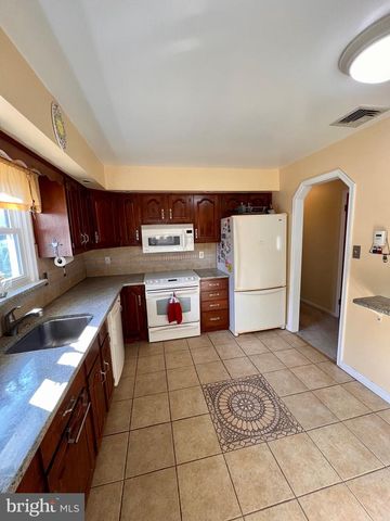 806 E PAOLI ST, Allentown, PA 18103