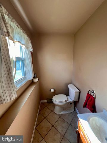 806 E PAOLI ST, Allentown, PA 18103