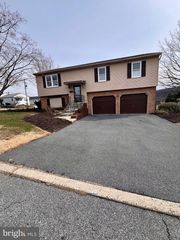 806 E PAOLI ST, Allentown, PA 18103
