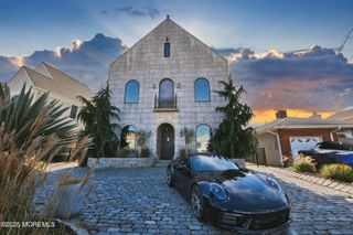 231 Bay Stream Drive, Toms River, NJ 08753