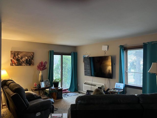 4615 S Woodland DRIVE, Greenfield, WI 53220