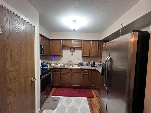 4615 S Woodland DRIVE, Greenfield, WI 53220