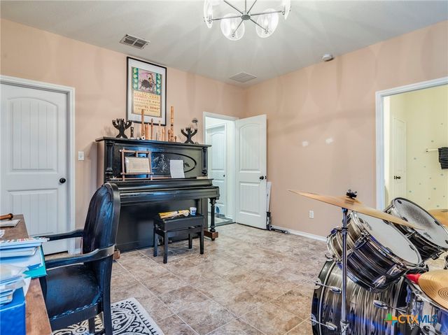 813 Foxtail Run, San Marcos, TX 78666