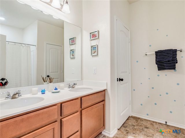 813 Foxtail Run, San Marcos, TX 78666