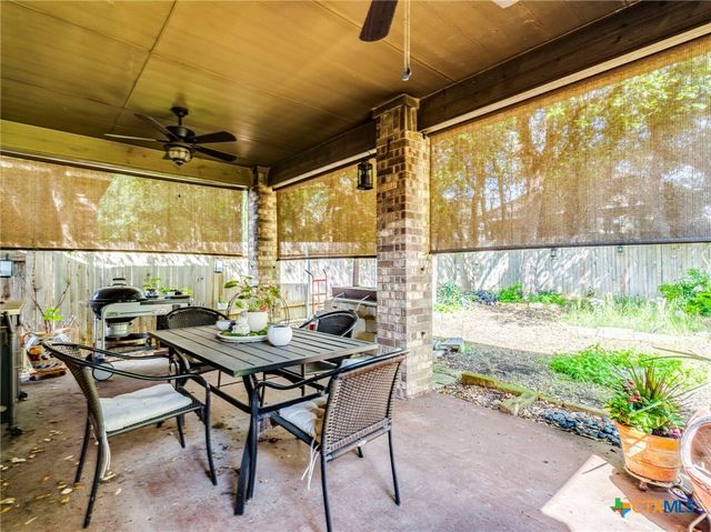 813 Foxtail Run, San Marcos, TX 78666