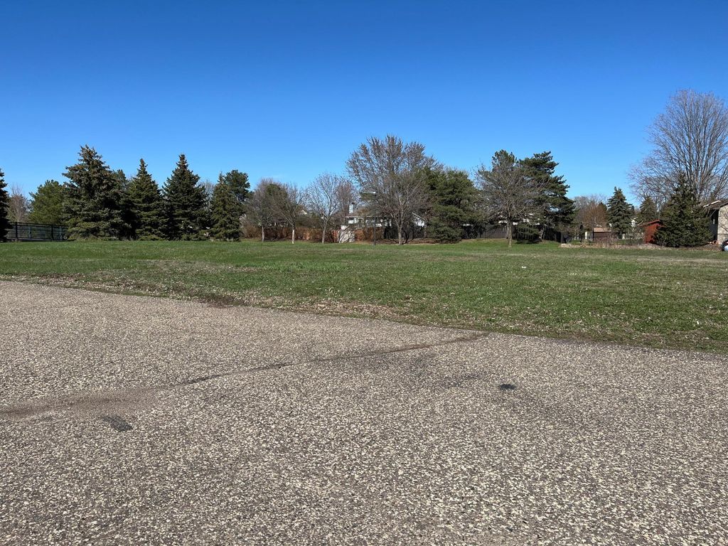 11477 Marketplace Drive N, Champlin, MN 55316