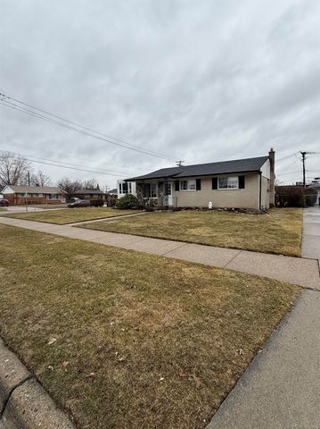 15615 Canberra Street, Roseville, MI 48066