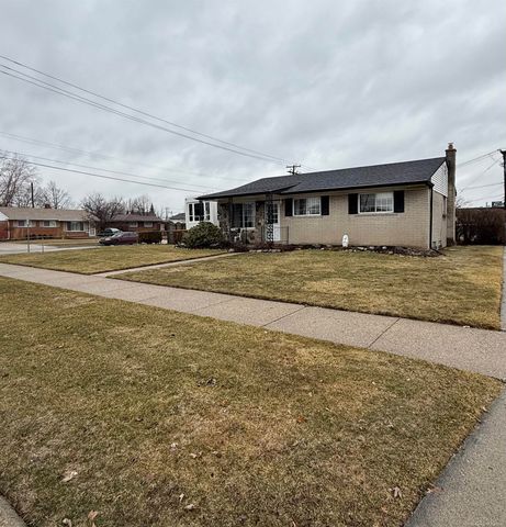 15615 Canberra Street, Roseville, MI 48066