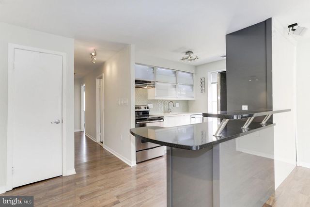 530 S CHARLES ST, Baltimore, MD 21201