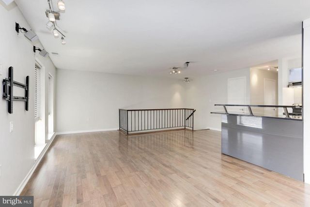 530 S CHARLES ST, Baltimore, MD 21201