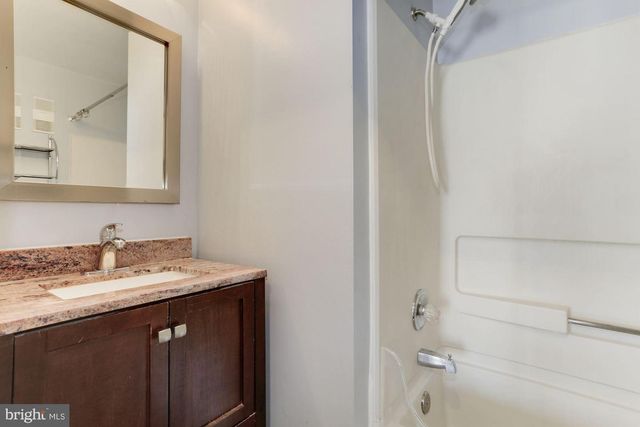 530 S CHARLES ST, Baltimore, MD 21201