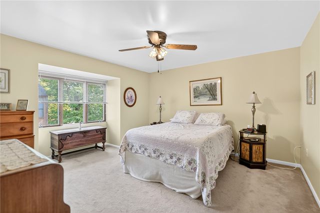 512 Dogwood Ct, Ross Twp, PA 15237