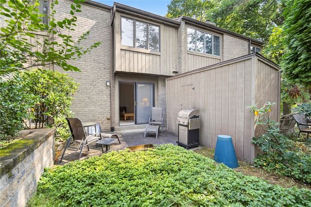 512 Dogwood Ct, Ross Twp, PA 15237