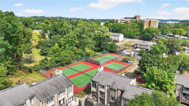 512 Dogwood Ct, Ross Twp, PA 15237