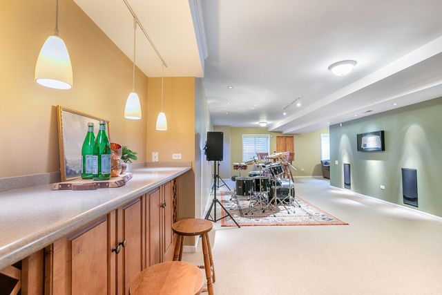 1074 Potomac Court, Grayslake, IL 60030