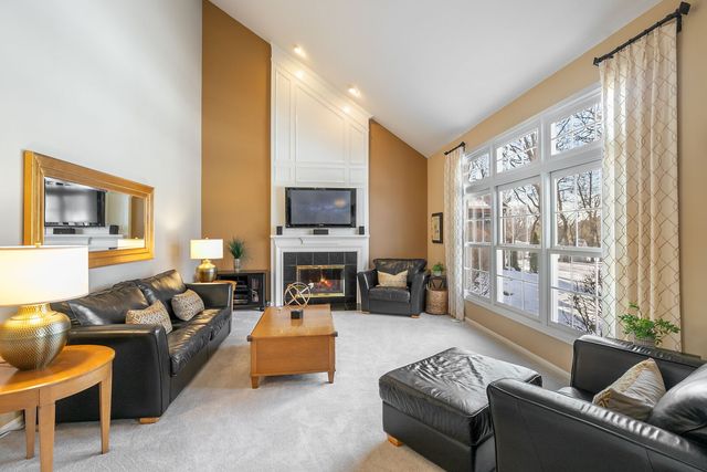 1074 Potomac Court, Grayslake, IL 60030