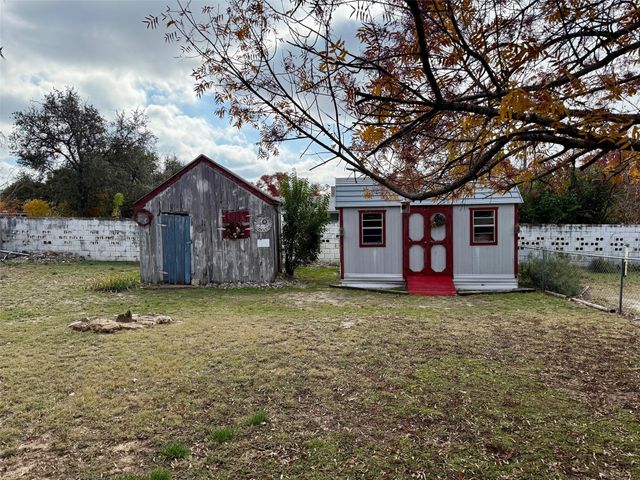 802 E Main Street, Hamilton, TX 76531