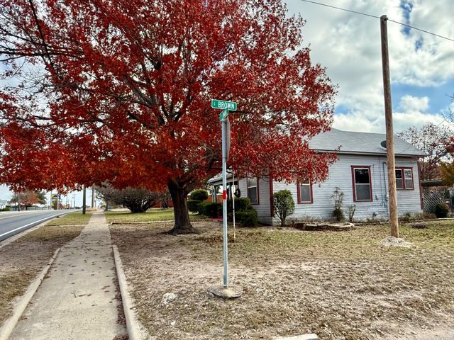 802 E Main Street, Hamilton, TX 76531