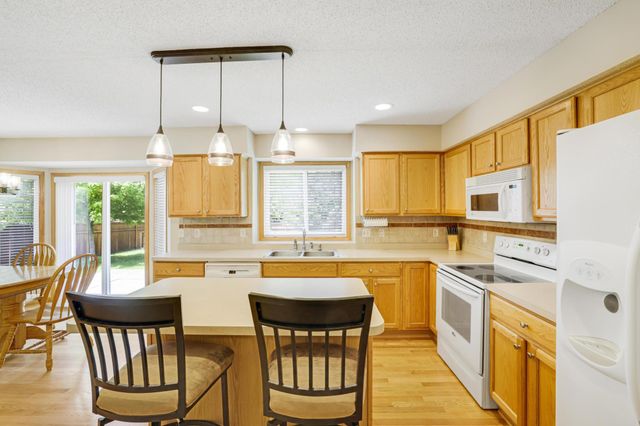 19951 Excelsior Lane, Farmington, MN 55024