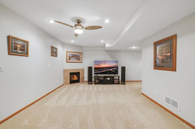 19951 Excelsior Lane, Farmington, MN 55024