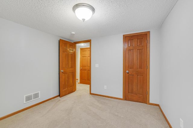 19951 Excelsior Lane, Farmington, MN 55024