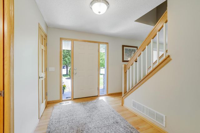 19951 Excelsior Lane, Farmington, MN 55024