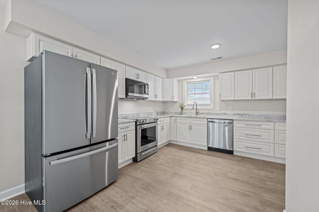 707 Plantation Drive, New Bern, NC 28562