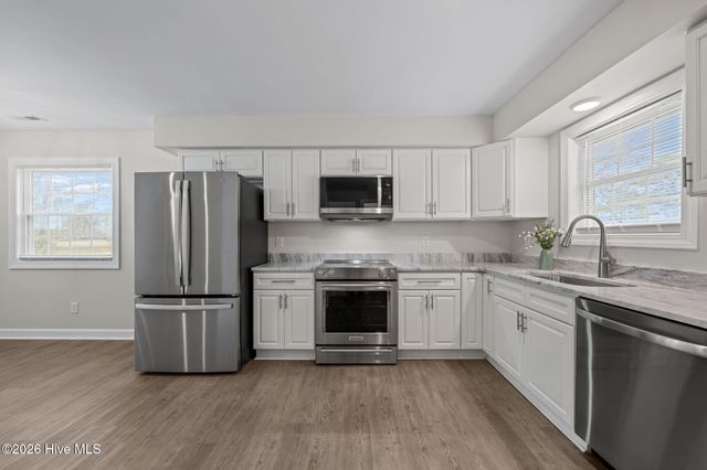 707 Plantation Drive, New Bern, NC 28562