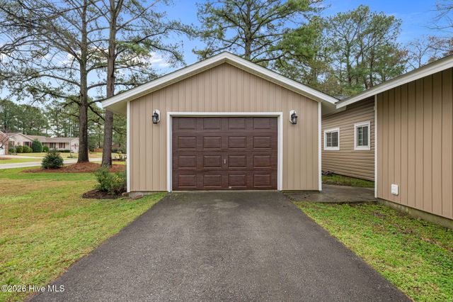 707 Plantation Drive, New Bern, NC 28562