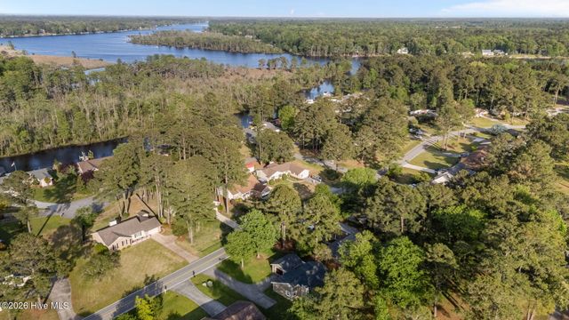 707 Plantation Drive, New Bern, NC 28562